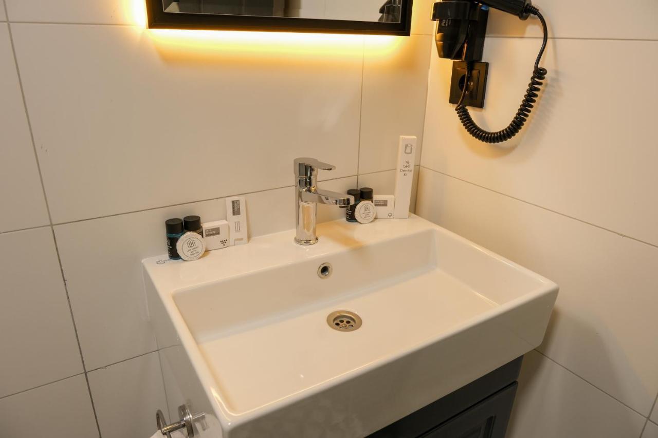 Plus Hotel & Private Transportation Istanbul Airport-By Loft Arnavutkoy Kültér fotó